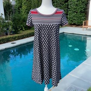 Max Studio Black and Red Dress Perfect for Travel